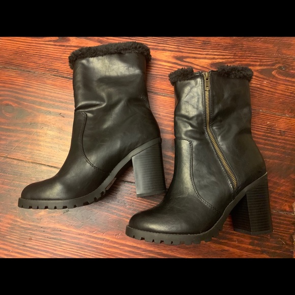 Lane Bryant NWT 9w boots fur trim zip - Picture 2 of 4